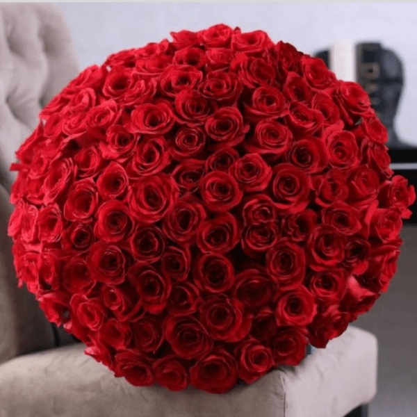 100 Red Roses for Romantic Occasions – Delivered Anywhere in Dubai and UAE