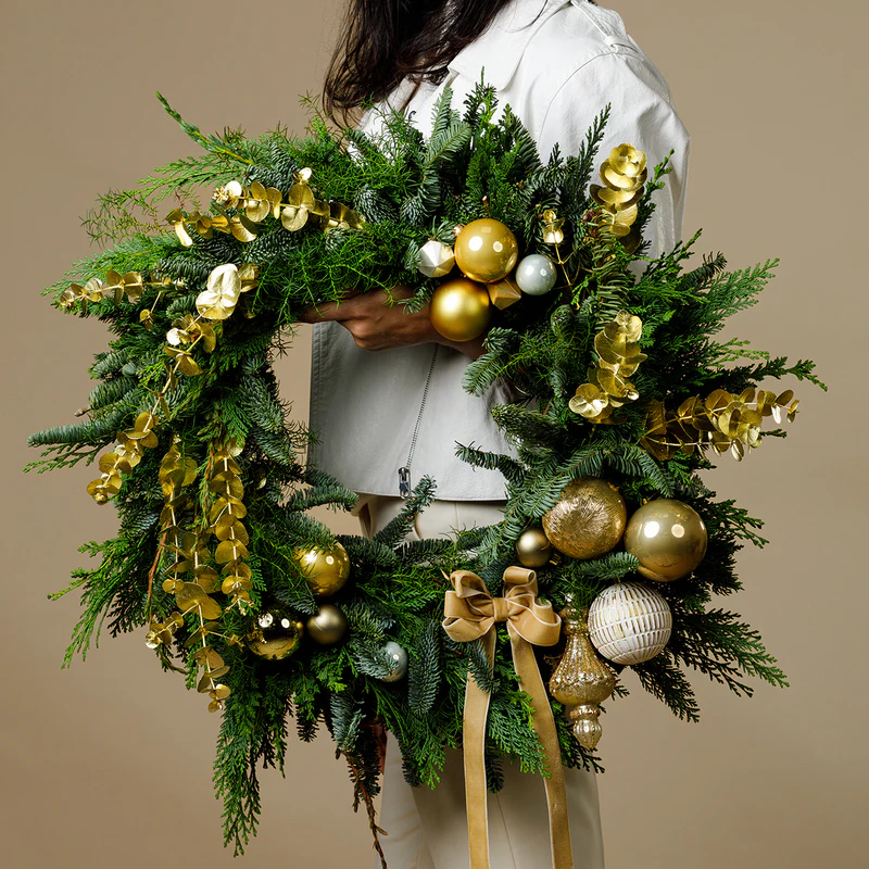 Christmas Wreaths and Flowers in Dubai Festive Wreath - Gold