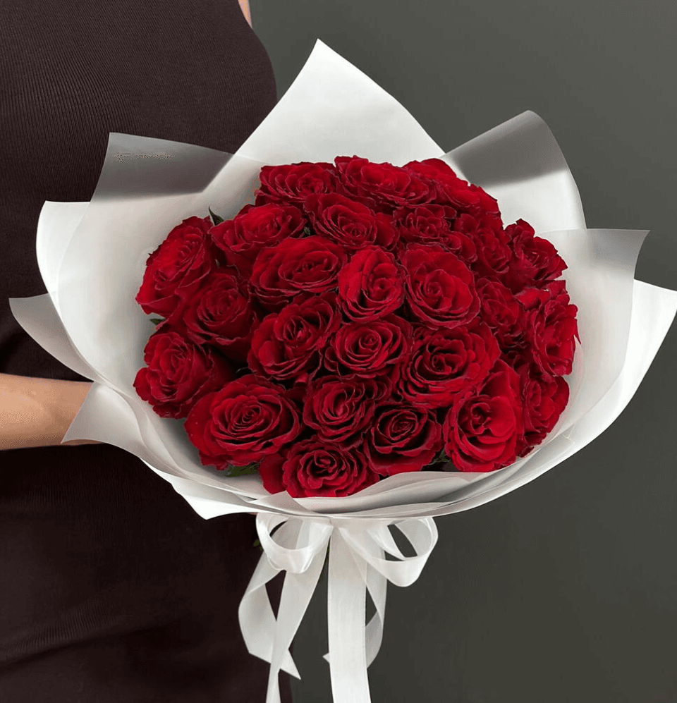 Fresh 25 Red Roses Bouquet with Satin Ribbon – Dubai Same-Day Delivery